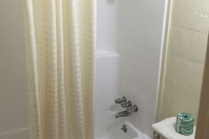 Room 7 of 11