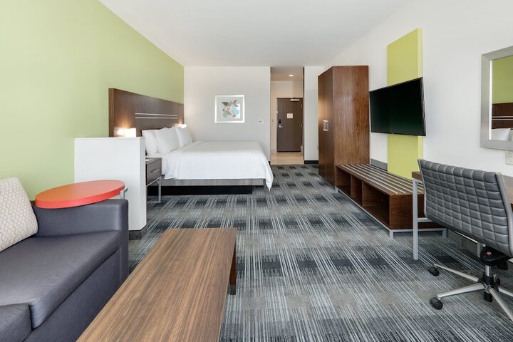 Holiday Inn Express & Suites Dallas NW - Farmers Branch by IHG