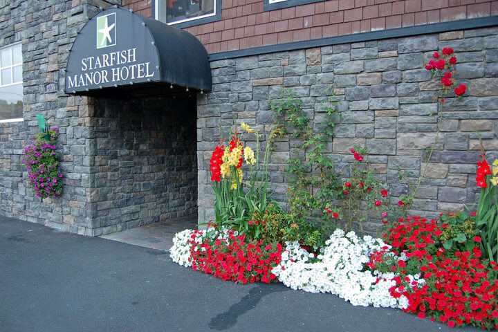 Starfish Manor Oceanfront Hotel