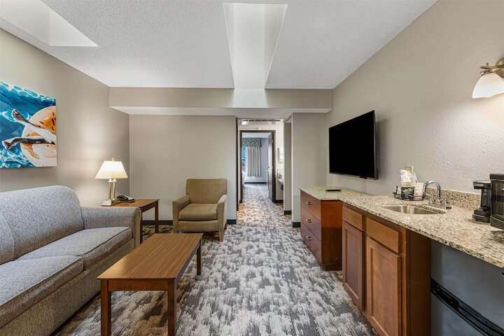 Best Western Ambassador Inn & Suites