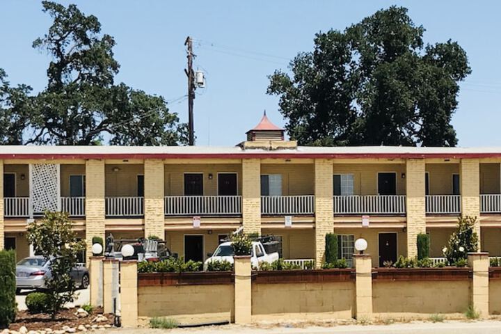Town & Country Motel