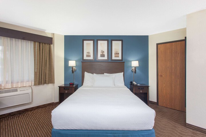Room 30 of 50