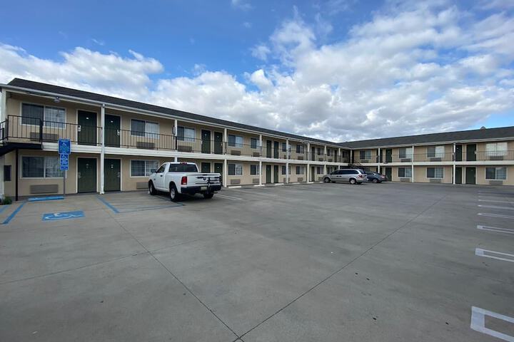 Hotel 6 of 33