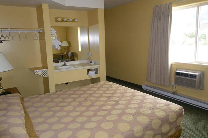 SELKIRK INN