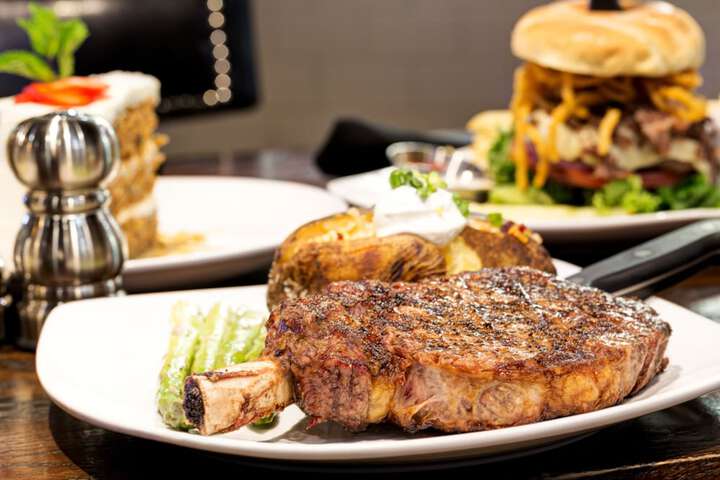 Dining 43 of 51