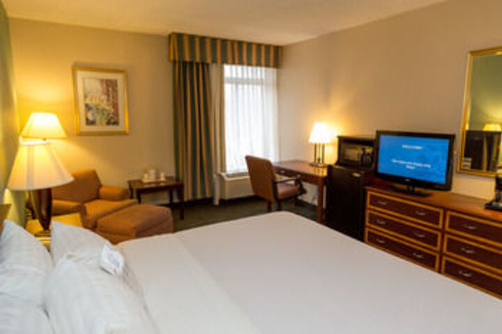 Ramada Plaza Rochester Airport
