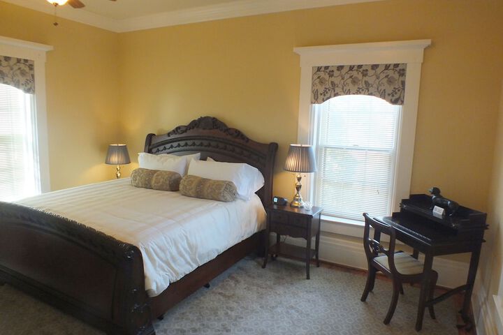 The Pepin Mansion Historic B & B