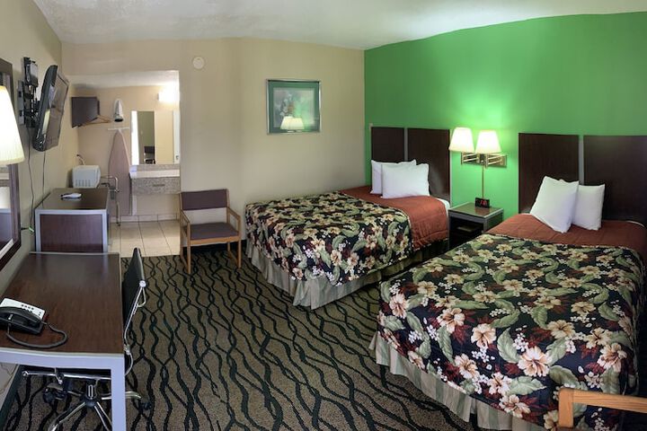 Room 13 of 26