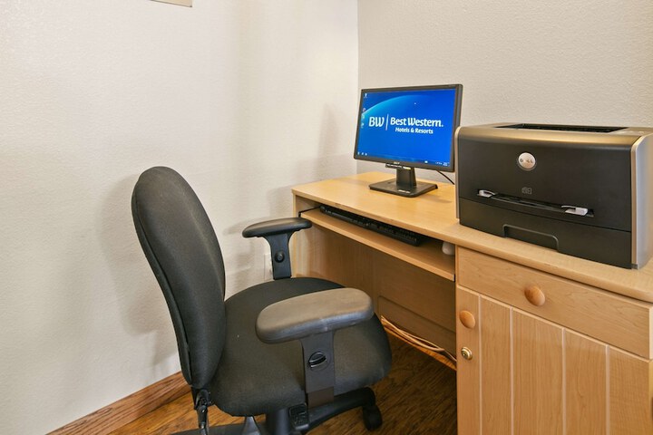 Business Center 34 of 34