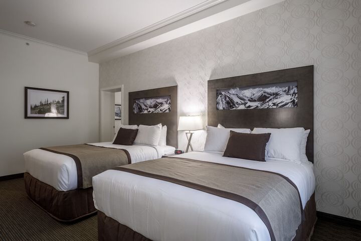 Room 32 of 46