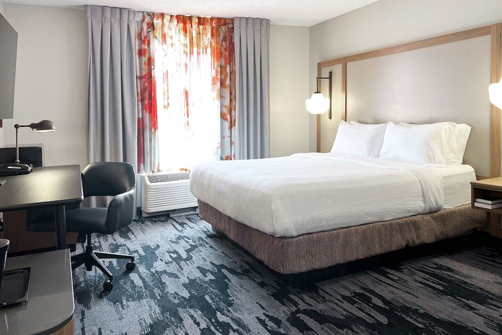 Room 13 of 35