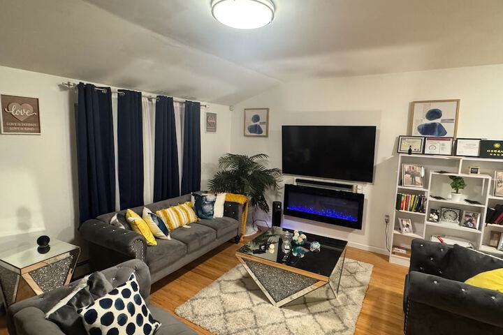 Spacious 3BR Family Home Near Everything
