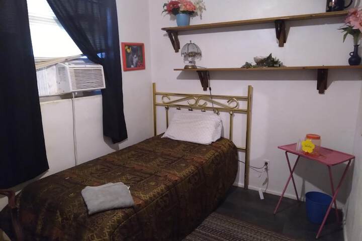 Room 16 of 31