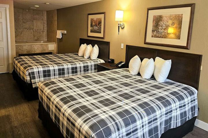 Room 33 of 47