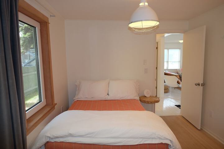 Room 13 of 19
