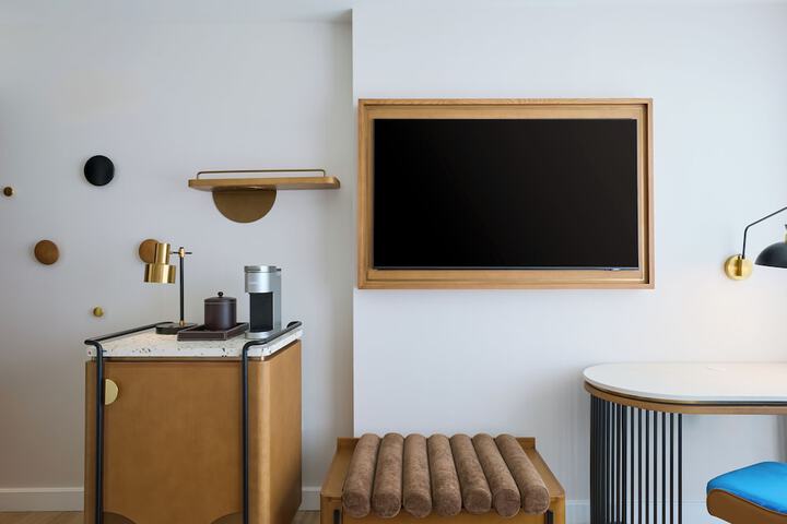 Room 35 of 59