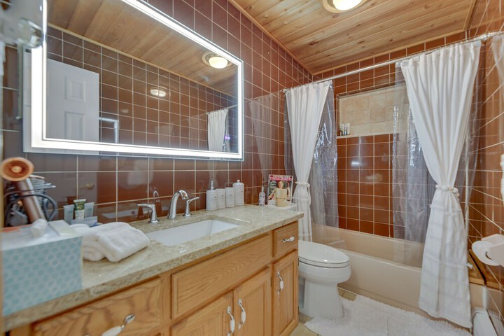 dreams of Paradise Luxury Home w / Pool!