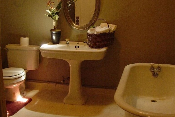 Room 15 of 49
