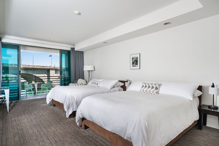Room 9 of 40