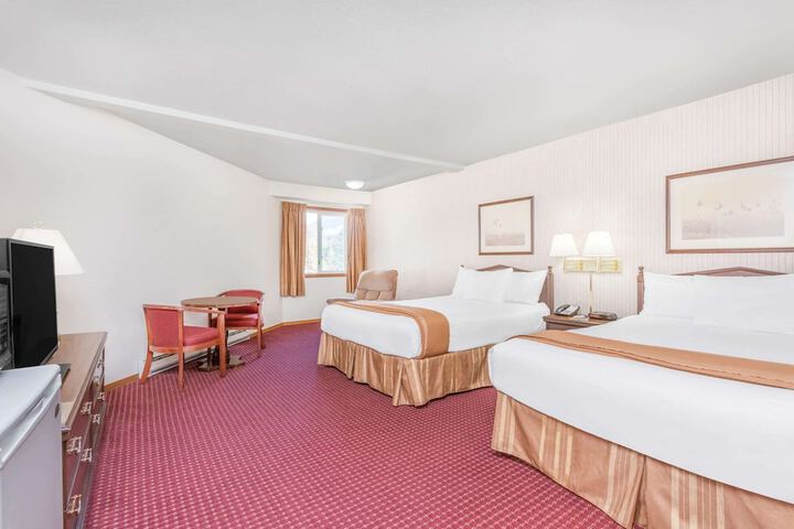 Room 12 of 24