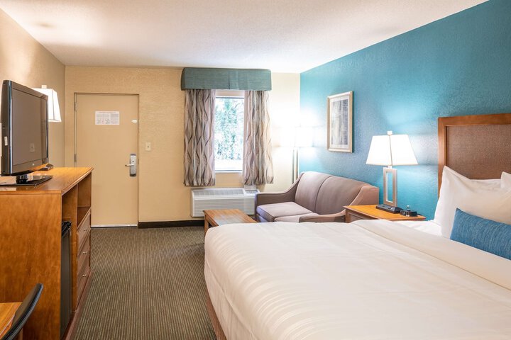 Room 15 of 30