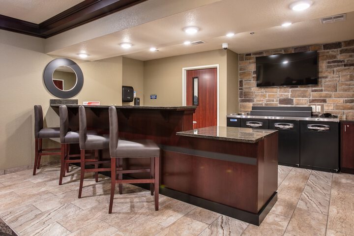Cobblestone Inn & Suites - Pine Bluffs