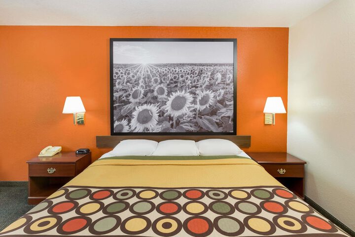 Room 15 of 26