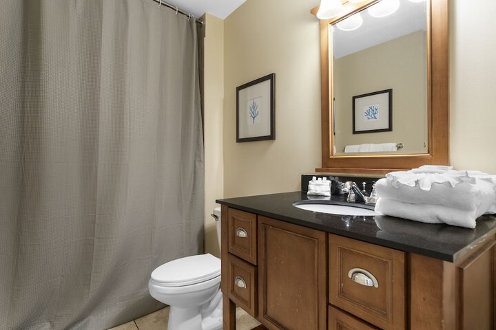 Room 227 of 284