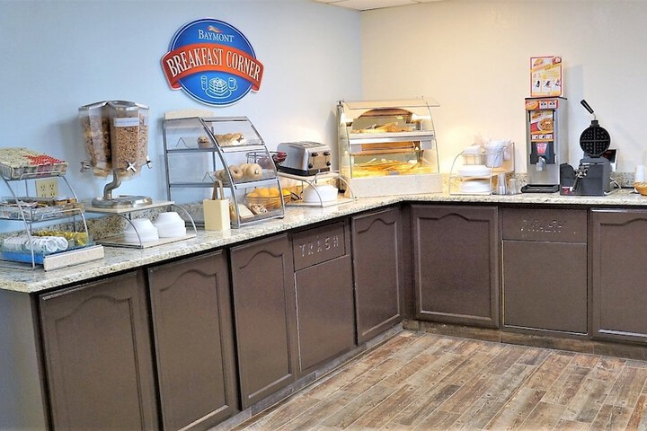Breakfast/Coffee Service 32 of 33