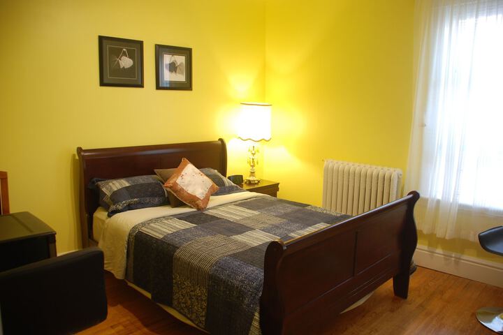 Room 13 of 33