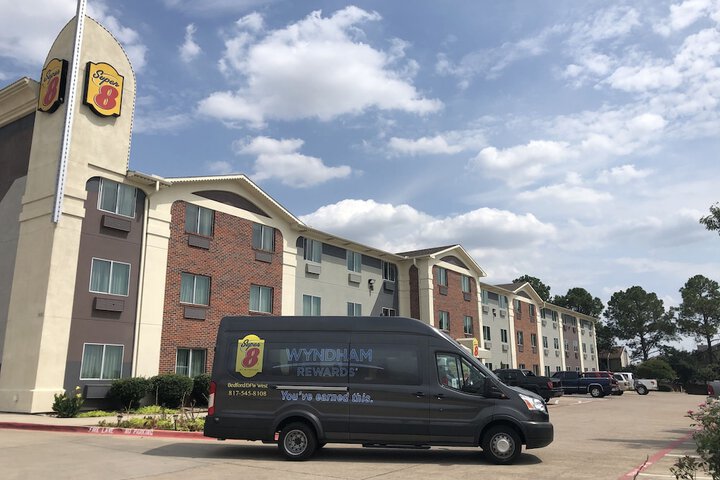 Super 8 by Wyndham Bedford DFW Airport West