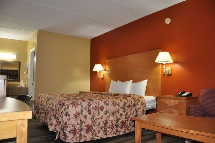 Room 12 of 18