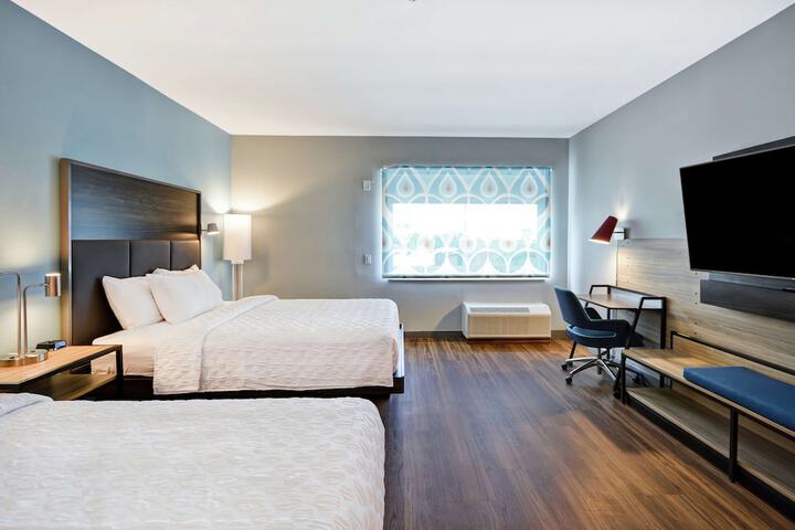 Room 10 of 34