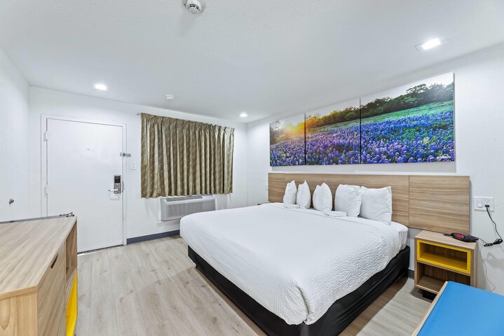 Days Inn by Wyndham McKinney