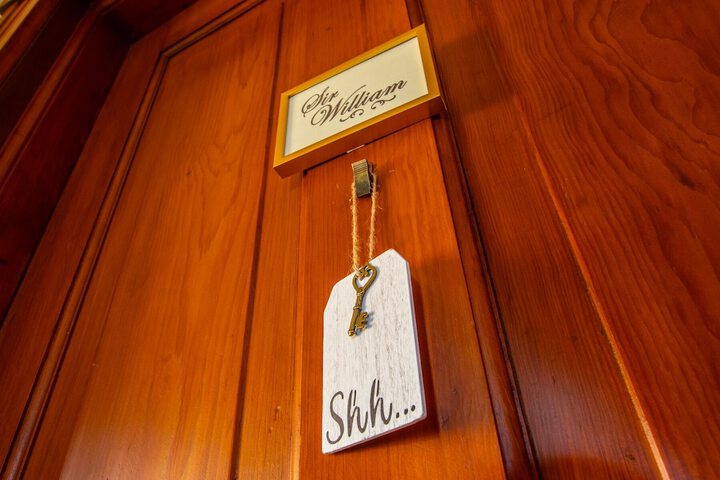 Room 65 of 111