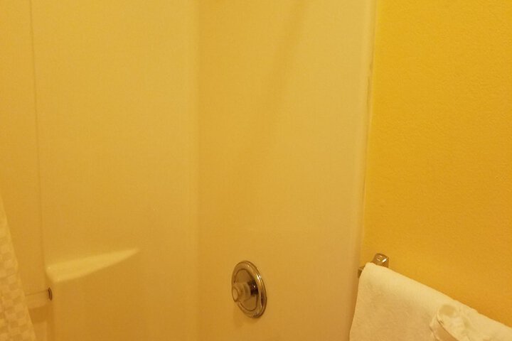 Room 14 of 40