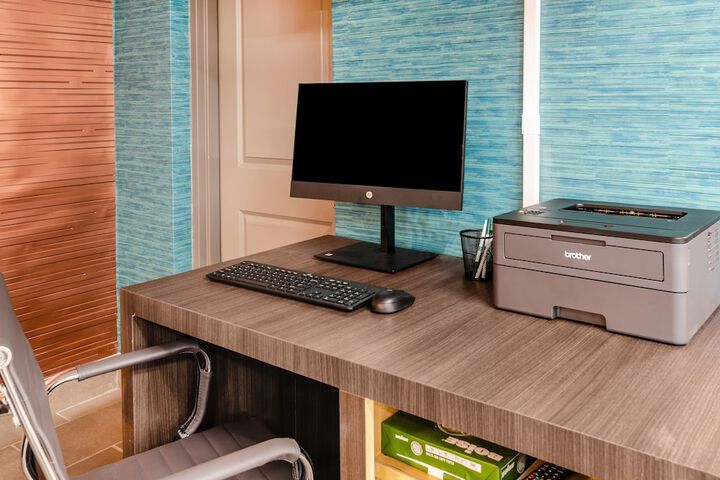 Business Center 43 of 46