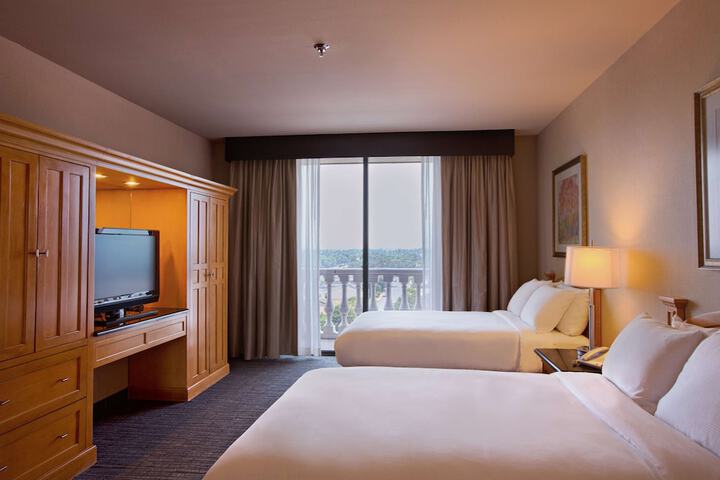 Room 18 of 44