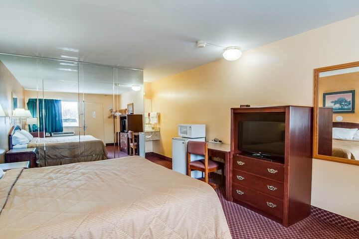 Room 9 of 27