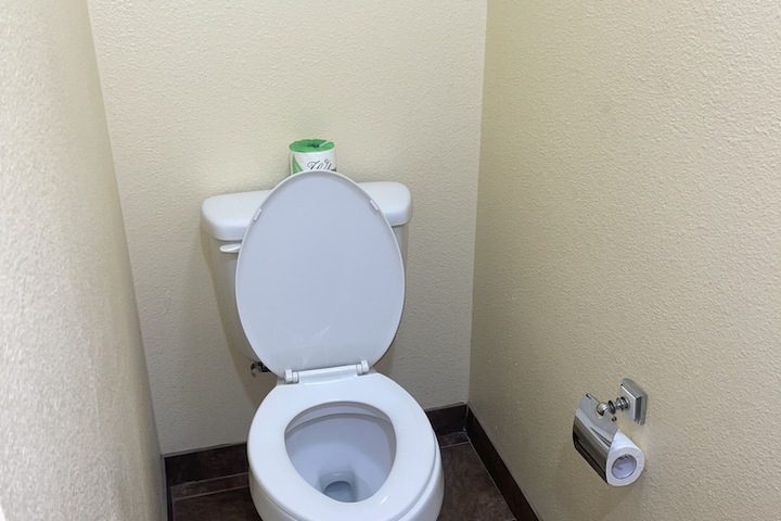 Room 25 of 48