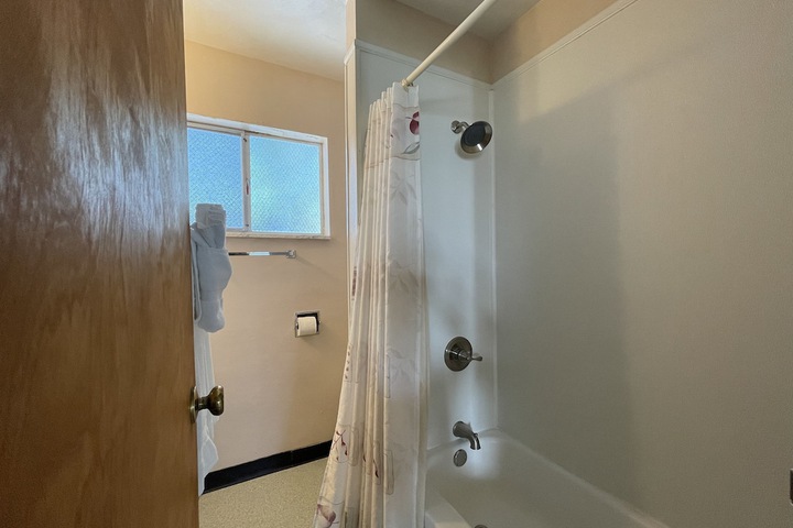 Room 7 of 24