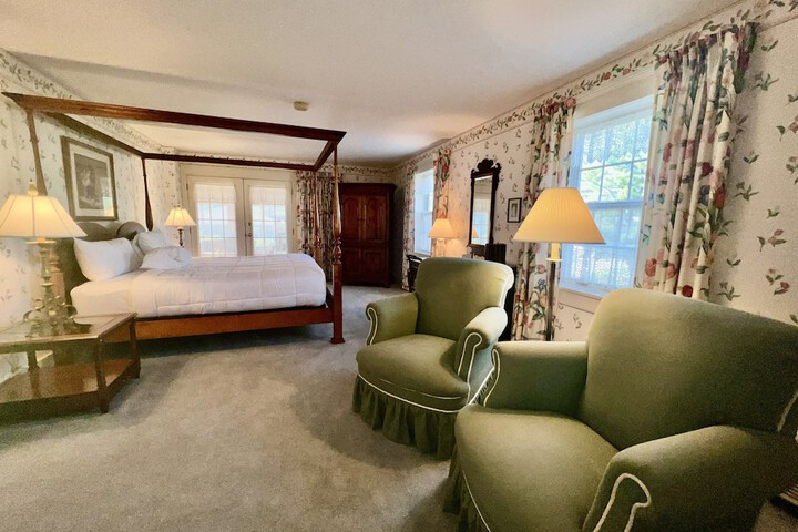 Strawtown Inn & Events