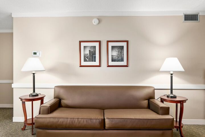 Room 6 of 24