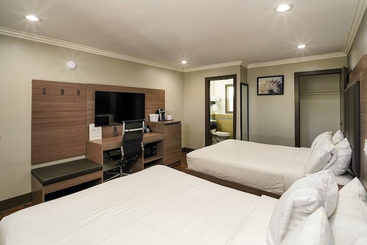 Room 28 of 43
