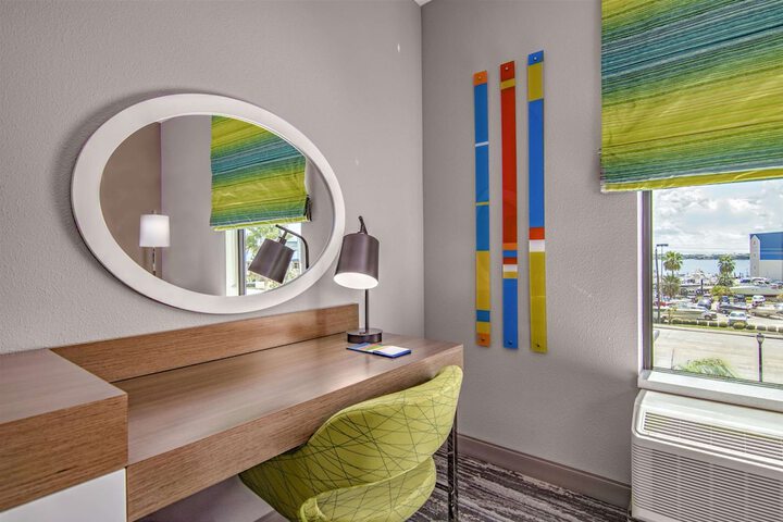 Room 14 of 28