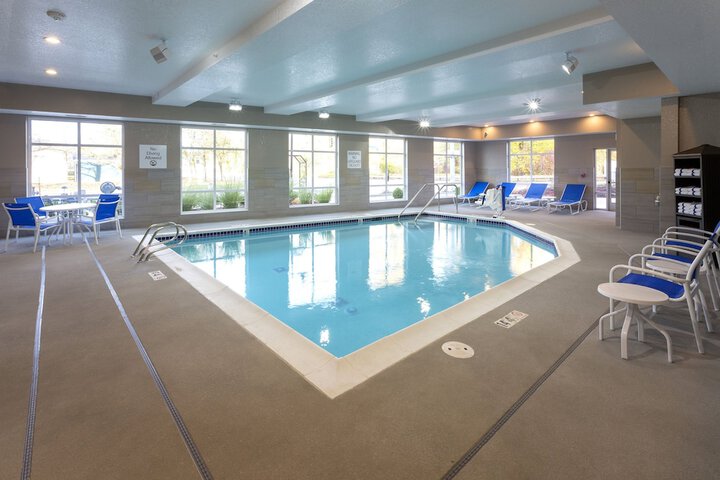 Pool 14 of 44