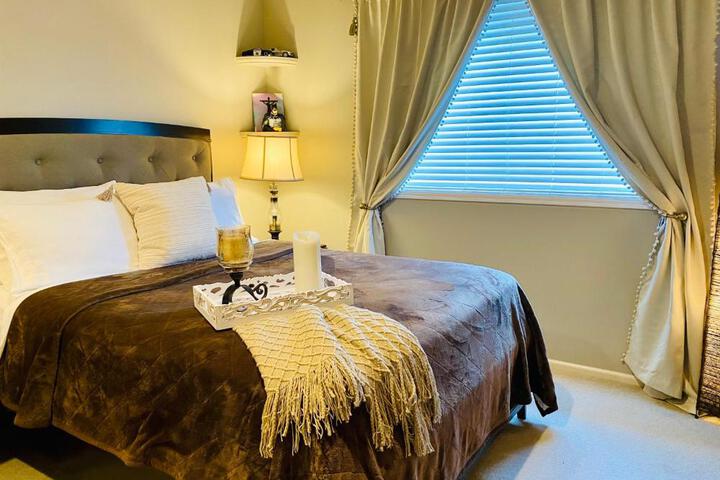 The Elegant & Cozy Retreat