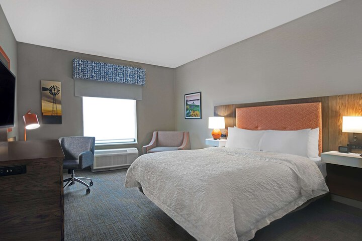 Room 8 of 28