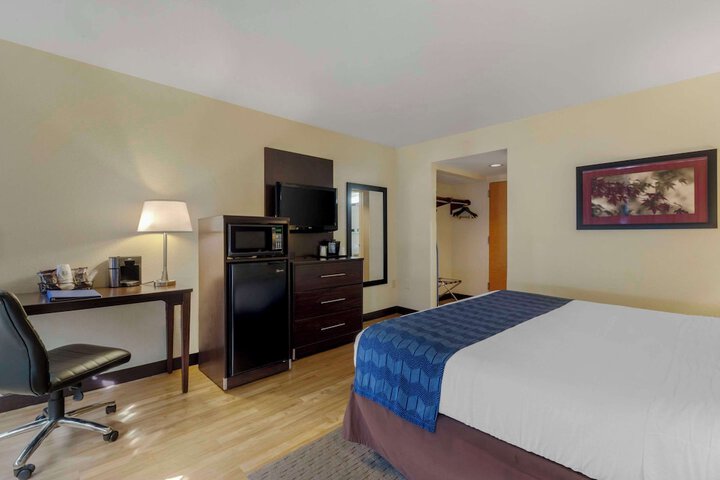 Room 20 of 39