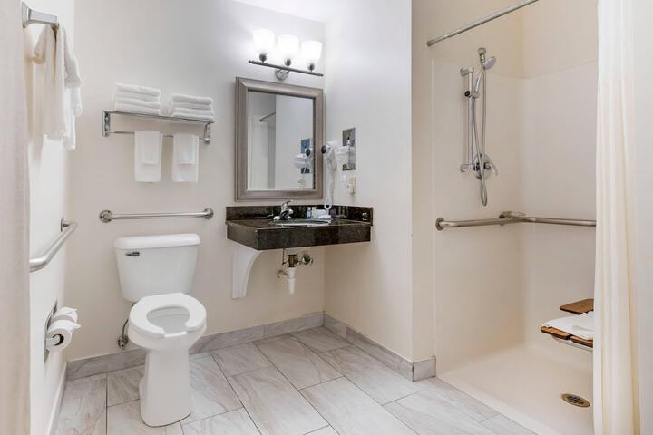 Quality Inn & Suites Stoughton - Madison South